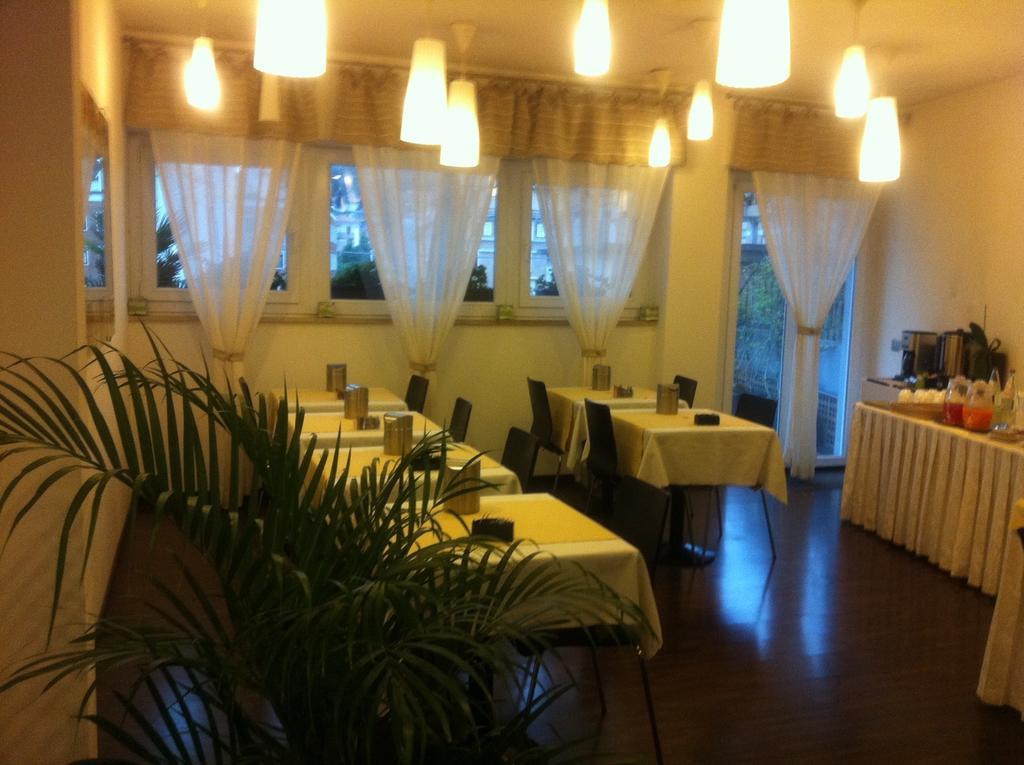 Hotel Milano Ancona Esterno foto