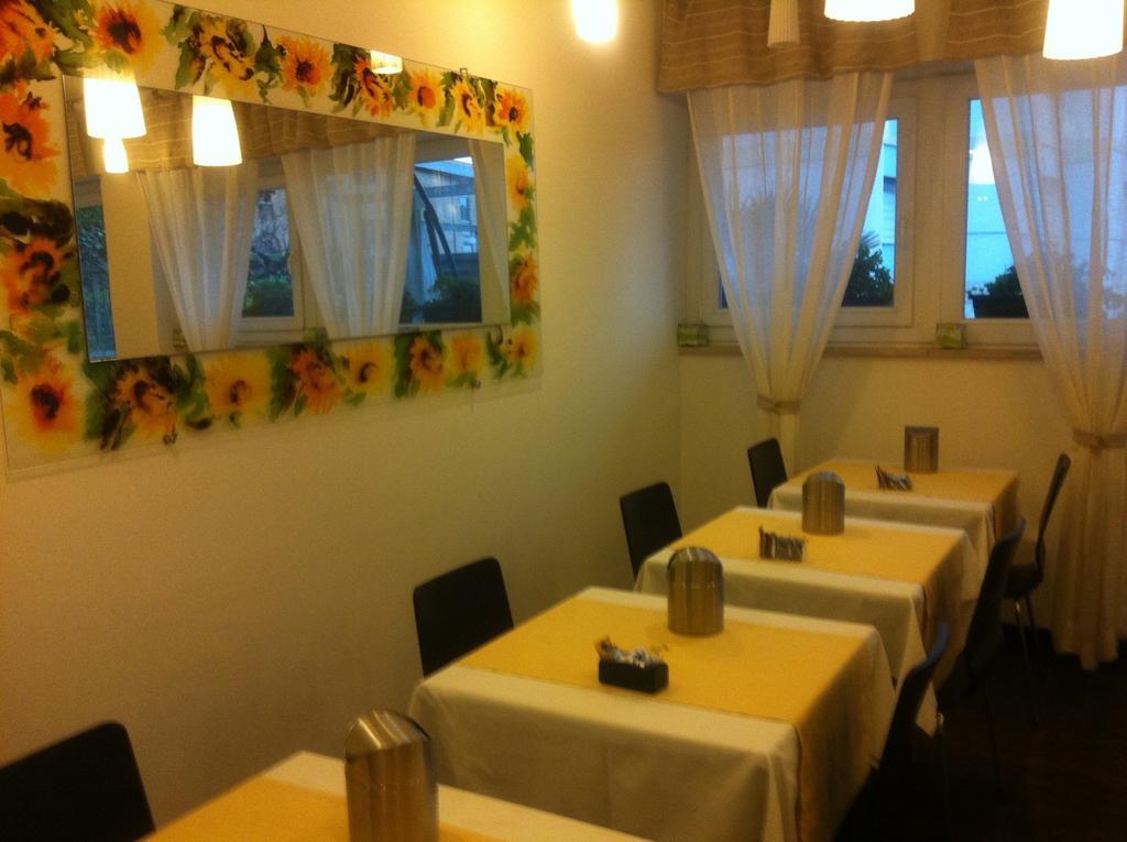 Hotel Milano Ancona Esterno foto