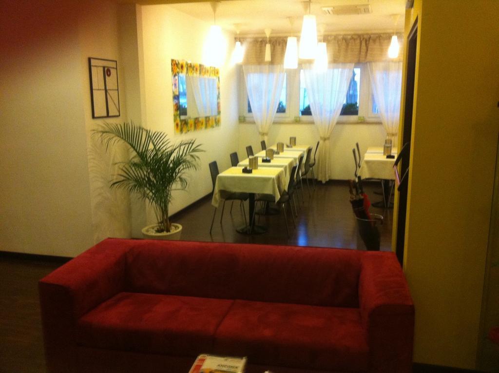 Hotel Milano Ancona Esterno foto